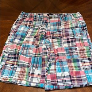 Men’s patch khaki shorts